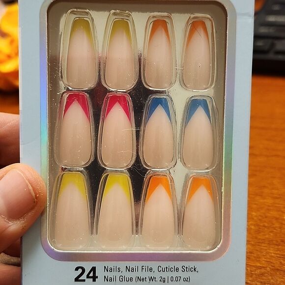 Set Of 2 Cala GLAM Couture Glue on Nails - New - Picture 2 of 3